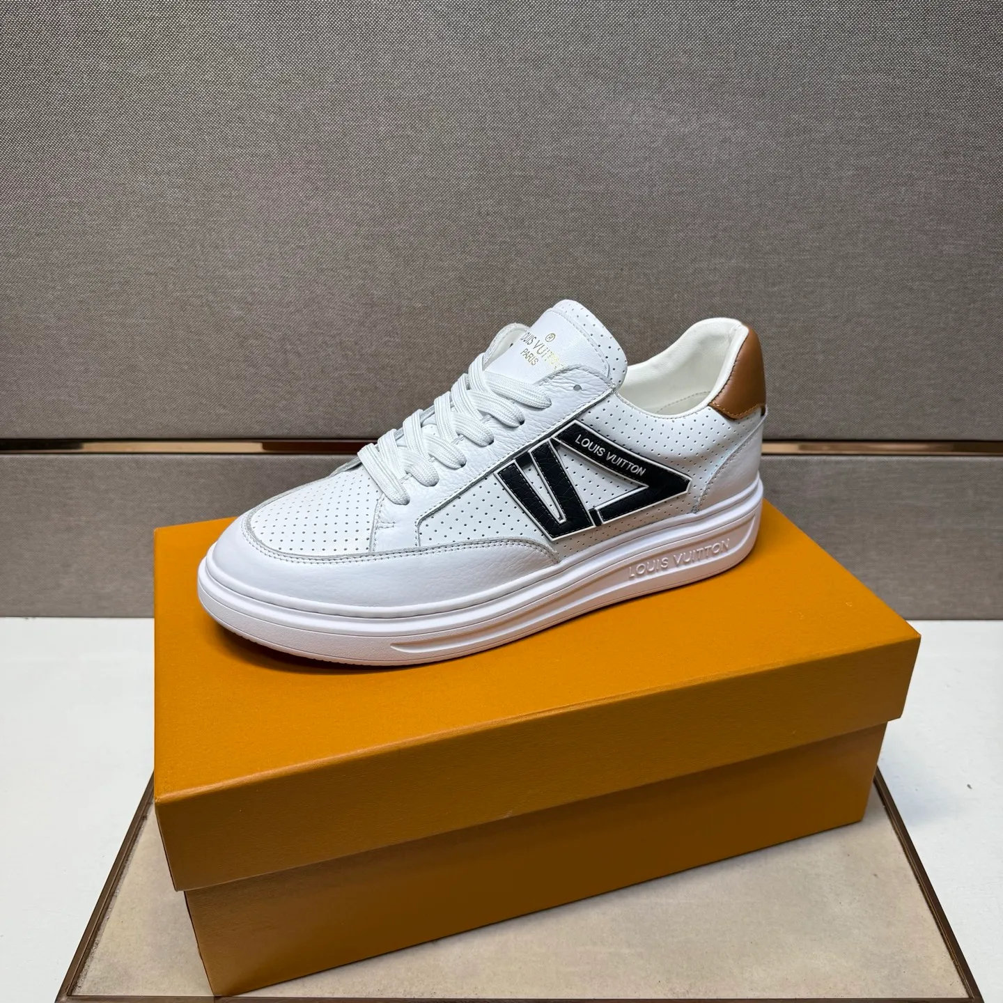 ⬛️Men's shoes 💰p420 [LV～] Men's casual shoes 2025z cabinet sales simultaneously 🔶Size: 38-44 #️⃣ 🔷6 colors🔜The upper is made of multi-material splicing ➕Genuine leather lining, comfortable and breathable, sole: original comfortable and wear-resistant outsole, ⚠️Real thing📱Photographed🎬The real thing is better📢📢📢
